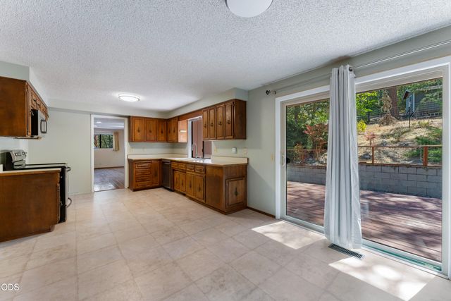 340 Dawn Allan Drive, Grants Pass, OR 97527