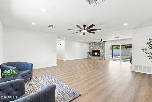 1609 E Glencove Street, Mesa, AZ 85203