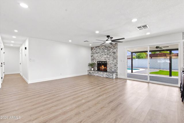 1609 E Glencove Street, Mesa, AZ 85203