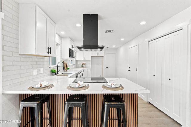 1609 E Glencove Street, Mesa, AZ 85203