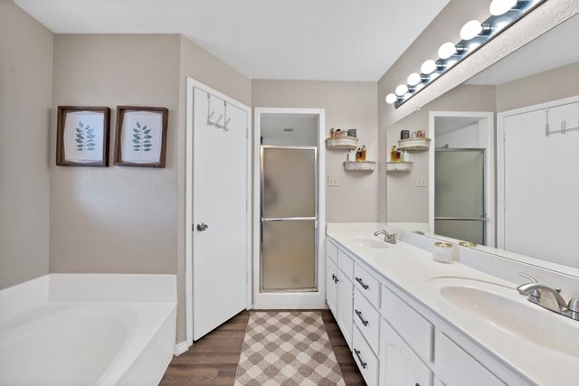 6520 Kary Lynn Drive S, Watauga, TX 76148