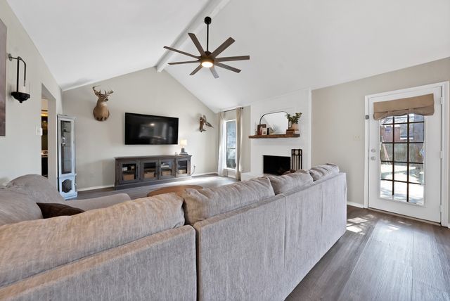 6520 Kary Lynn Drive S, Watauga, TX 76148