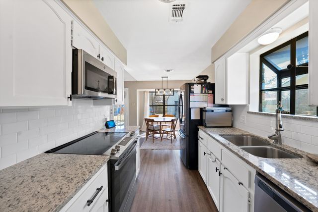 6520 Kary Lynn Drive S, Watauga, TX 76148