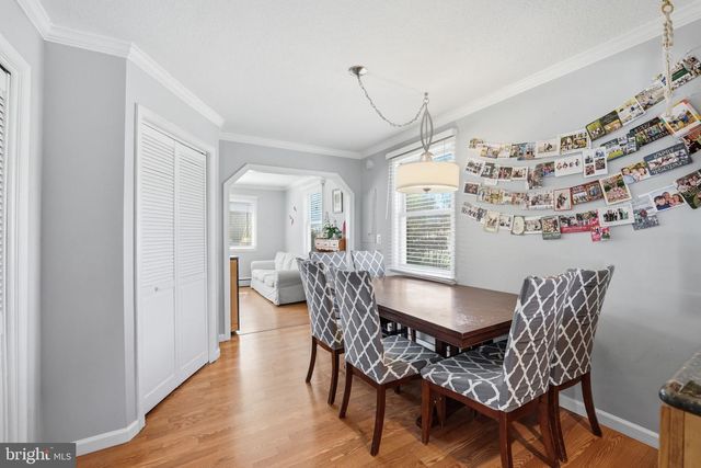 6902 WESTLAWN DR, Falls Church, VA 22042