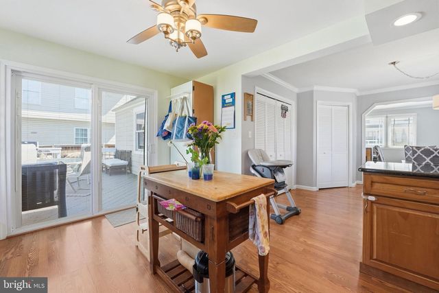 6902 WESTLAWN DR, Falls Church, VA 22042