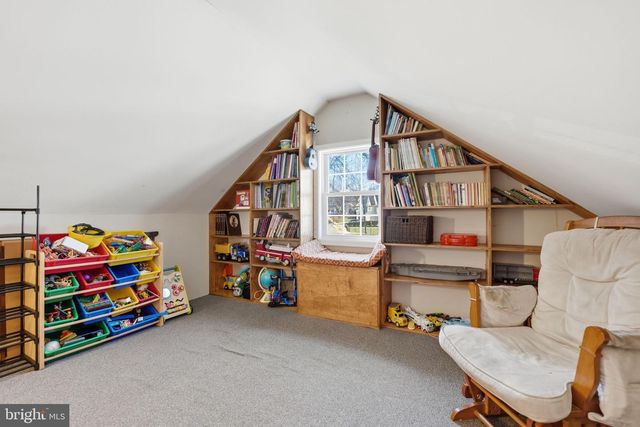 6902 WESTLAWN DR, Falls Church, VA 22042