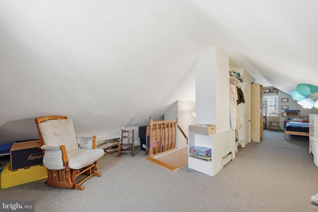 6902 WESTLAWN DR, Falls Church, VA 22042