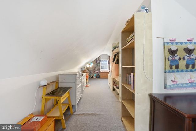 6902 WESTLAWN DR, Falls Church, VA 22042