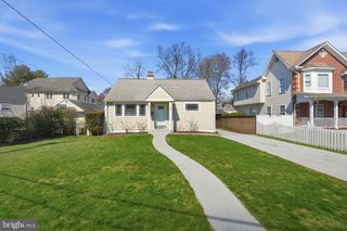 6902 WESTLAWN DR, Falls Church, VA 22042