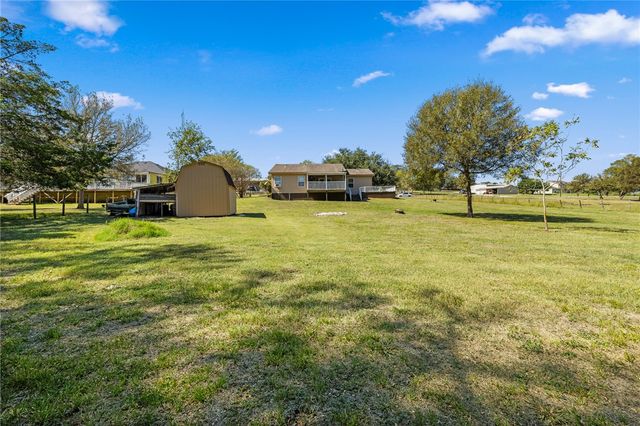 3287 Bradley Lane, Brenham, TX 77833