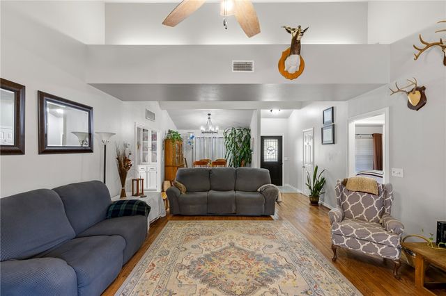 3287 Bradley Lane, Brenham, TX 77833