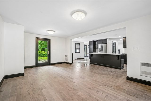6 Susan Cir, Carver, MA 02330