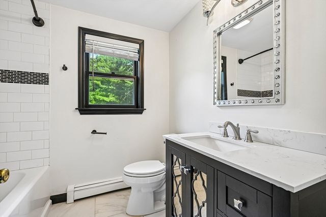 6 Susan Cir, Carver, MA 02330