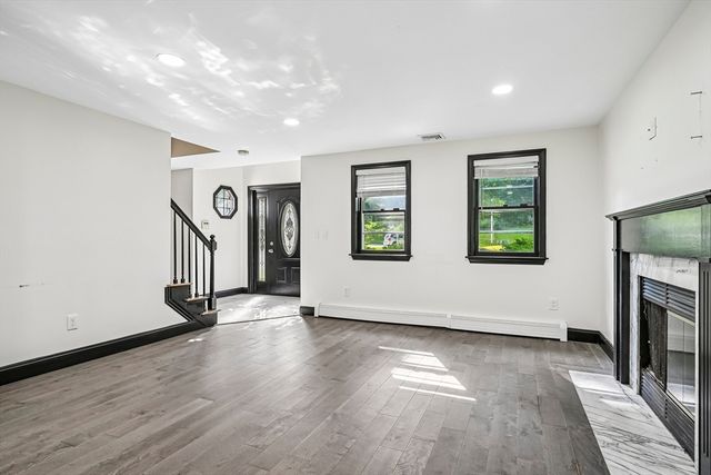 6 Susan Cir, Carver, MA 02330