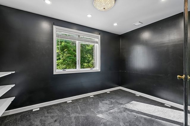 6 Susan Cir, Carver, MA 02330