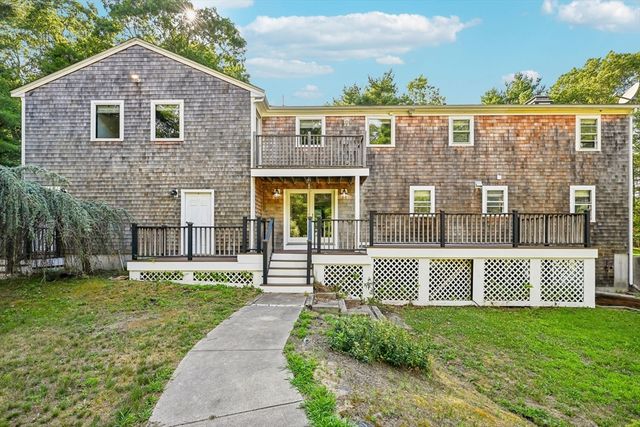 6 Susan Cir, Carver, MA 02330