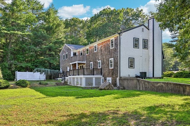6 Susan Cir, Carver, MA 02330