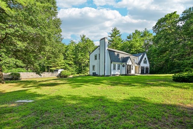 6 Susan Cir, Carver, MA 02330