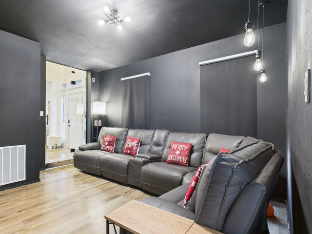 821 Woodridge Drive, Desoto, TX 75115