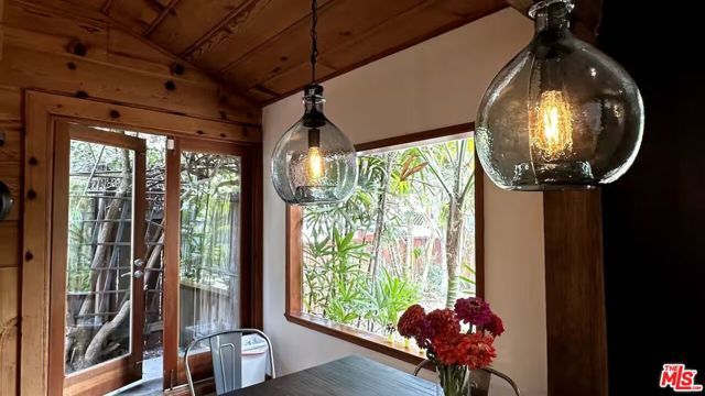 3617 Maplewood Avenue, Los Angeles, CA 90066