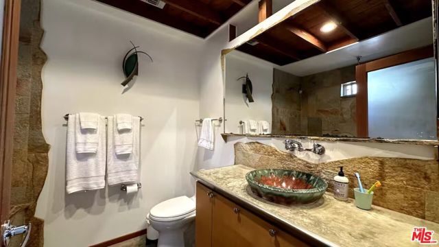 3617 Maplewood Avenue, Los Angeles, CA 90066