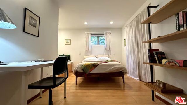 3617 Maplewood Avenue, Los Angeles, CA 90066