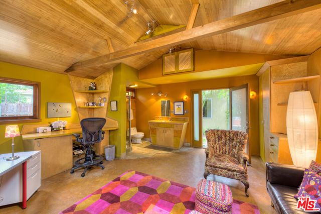 3617 Maplewood Avenue, Los Angeles, CA 90066