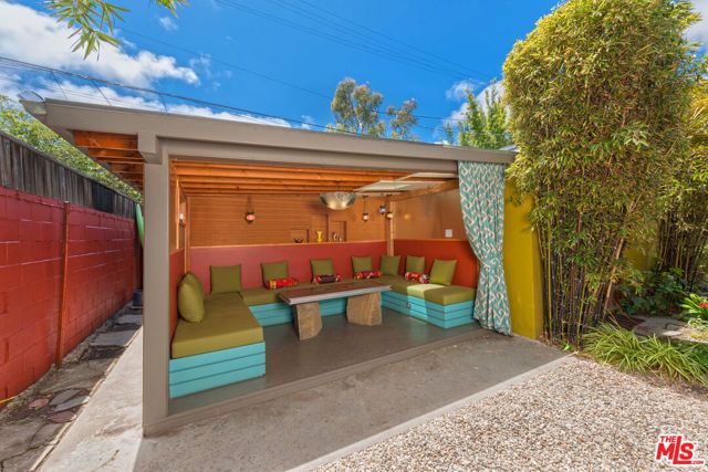 3617 Maplewood Avenue, Los Angeles, CA 90066