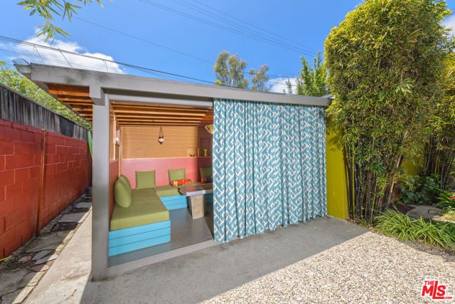 3617 Maplewood Avenue, Los Angeles, CA 90066