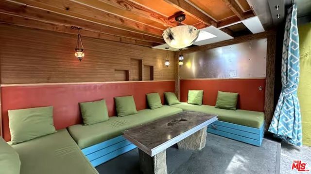 3617 Maplewood Avenue, Los Angeles, CA 90066