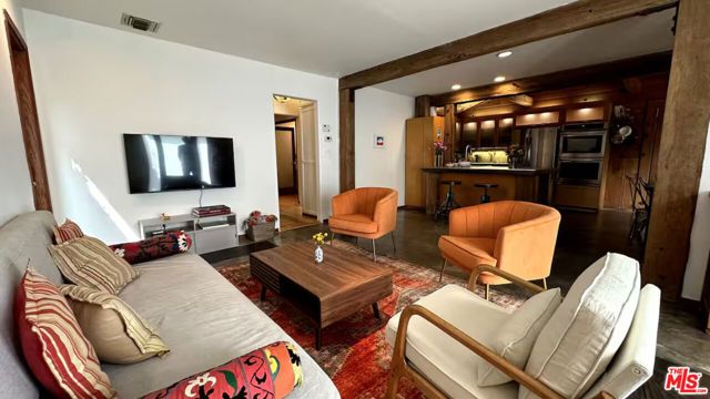 3617 Maplewood Avenue, Los Angeles, CA 90066