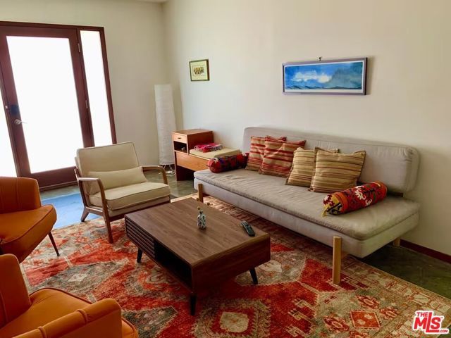 3617 Maplewood Avenue, Los Angeles, CA 90066