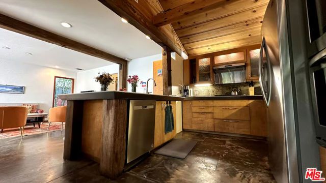 3617 Maplewood Avenue, Los Angeles, CA 90066