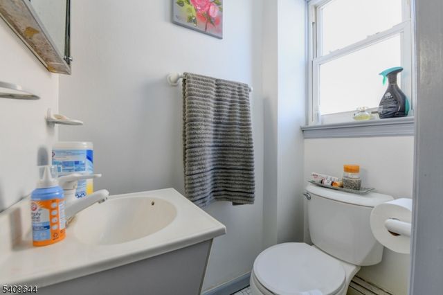 832 Dewey St, Union Twp., NJ 07083