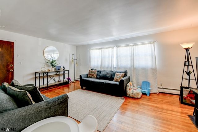 832 Dewey St, Union Twp., NJ 07083