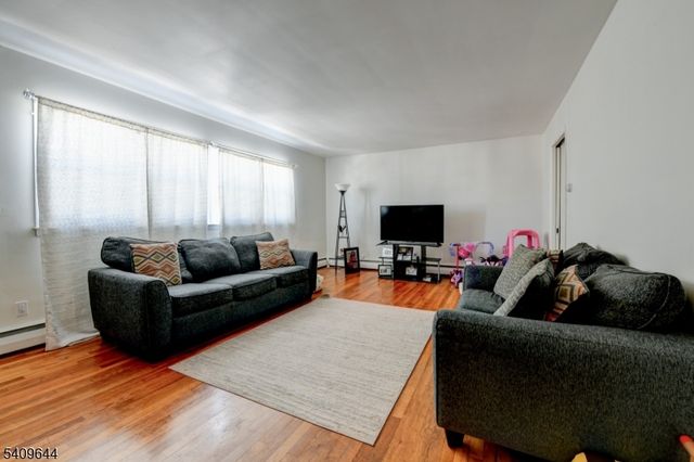 832 Dewey St, Union Twp., NJ 07083