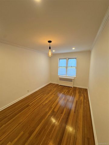 137 Smith A4, Freeport, NY 11520