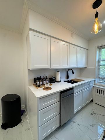 137 Smith A4, Freeport, NY 11520