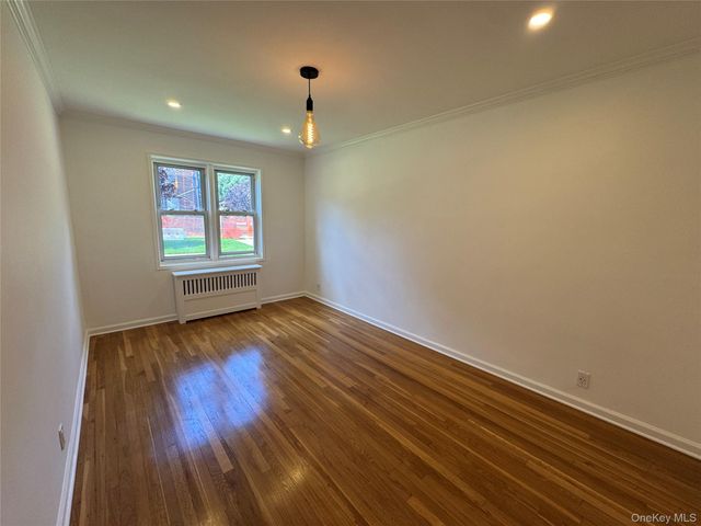 137 Smith A4, Freeport, NY 11520