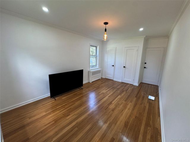137 Smith A4, Freeport, NY 11520