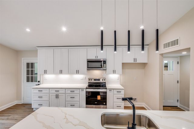 6900 Elliot Court, The Colony, TX 75056