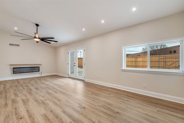 6900 Elliot Court, The Colony, TX 75056