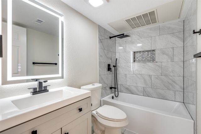 6900 Elliot Court, The Colony, TX 75056