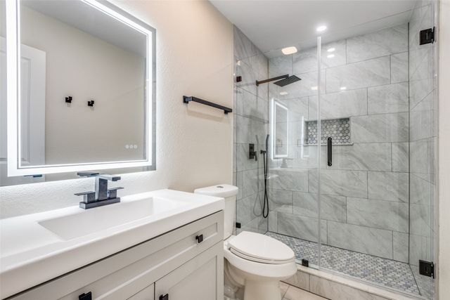 6900 Elliot Court, The Colony, TX 75056