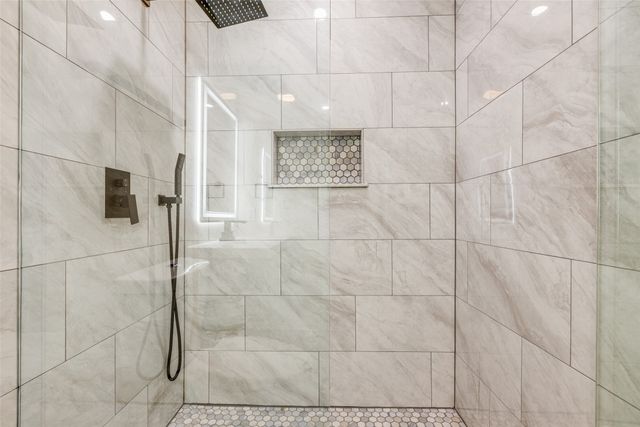 6900 Elliot Court, The Colony, TX 75056