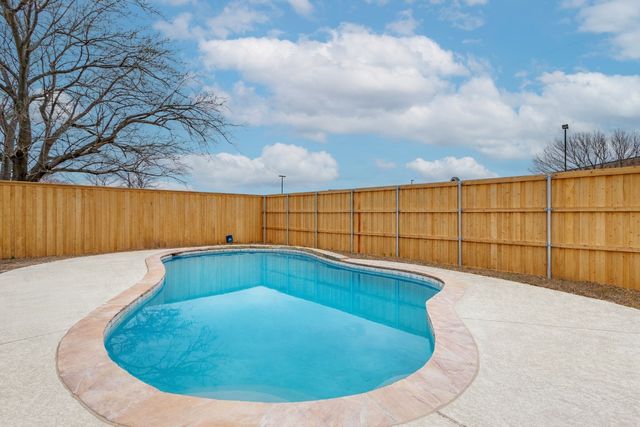 6900 Elliot Court, The Colony, TX 75056