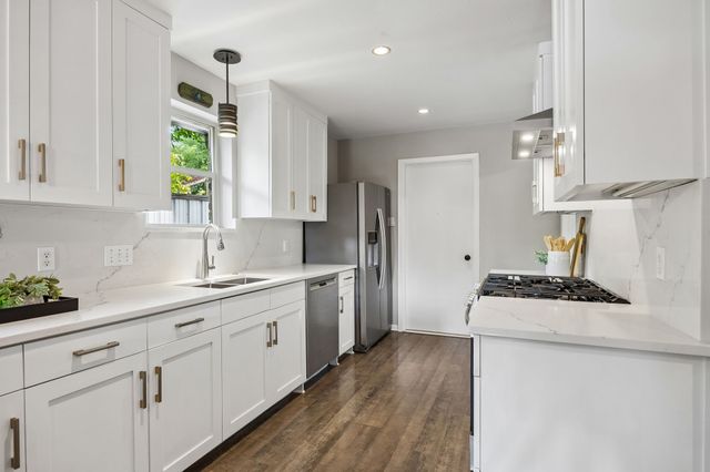10607 Maplegrove Lane, Dallas, TX 75218