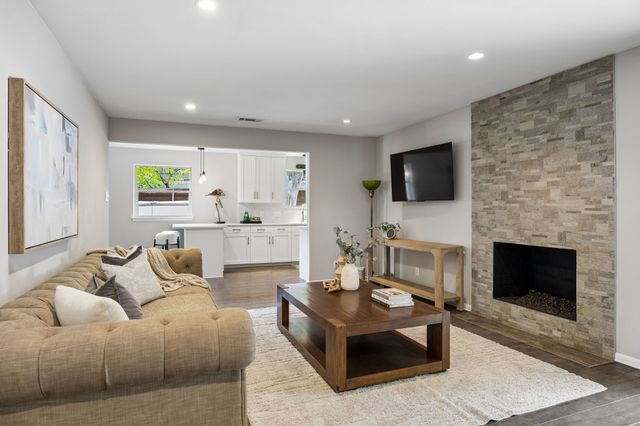 10607 Maplegrove Lane, Dallas, TX 75218