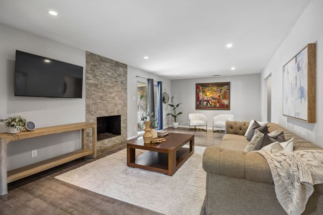 10607 Maplegrove Lane, Dallas, TX 75218