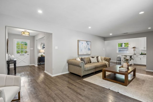 10607 Maplegrove Lane, Dallas, TX 75218